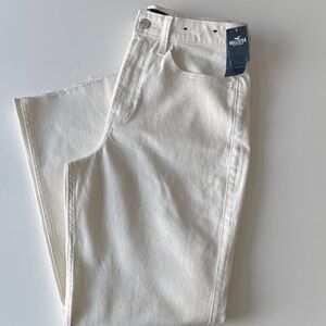 Hollister Woman’s Cream Straight Jeans